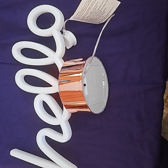 Hello, battery-operated light - Picture 4 of 7